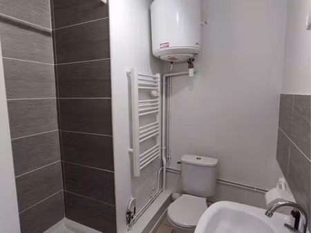 studio meublé en centre ville d'evron