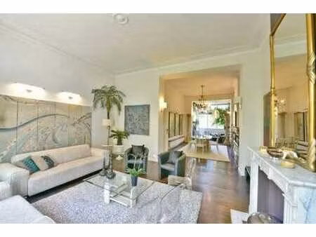 quartier européen – superbe triplex meublé 4 chambres