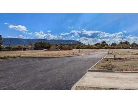 terrain constructible viabilisé à vendre