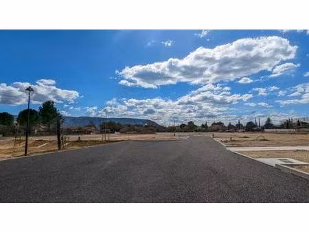 terrain constructible viabilisé à vendre