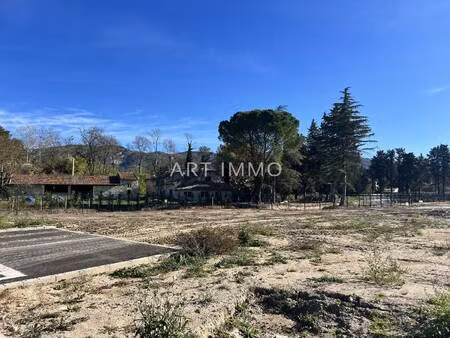 terrain constructible viabilisé à vendre