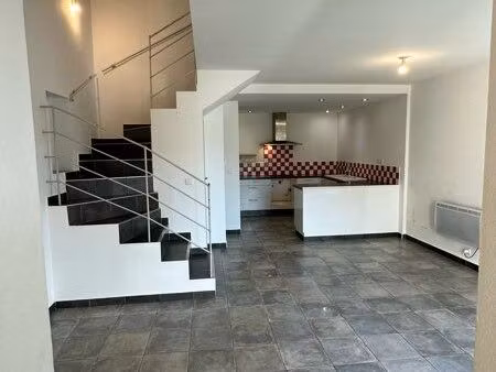 t3 duplex – 76 82 m² – location à l’année – non meublé secteur tenda