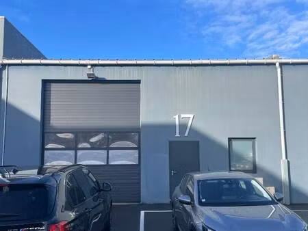 local d'activités à vendre