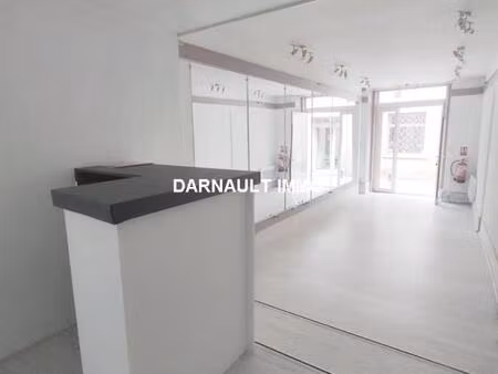 centre-ville  local commercial de 30m2 + celliers