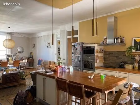 une maison avec jardin sur un toit entre 8ème et 7ème