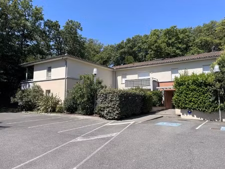 location t4 la salvetat st gilles