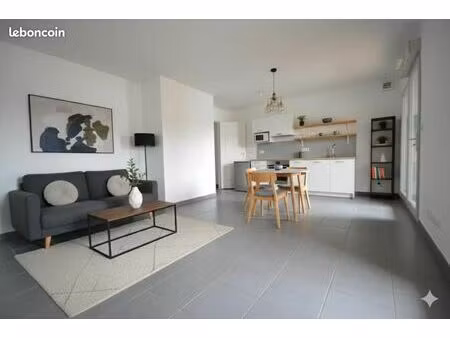 studio 1 pièce 31 m²