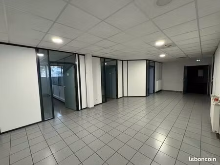 local 485 m² villeurbanne