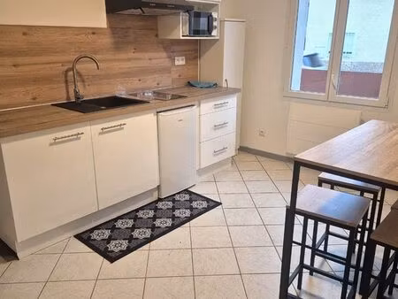 t2 28 m2 proche entpe vaulx-en-velin