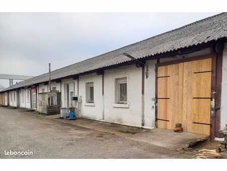 local 100 m2 - pour entreprise - artisan - stockage ou industrie