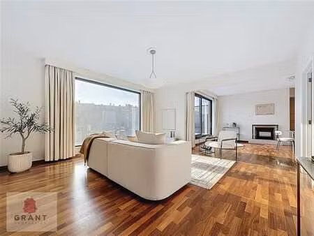 gribaumont - superbe penthouse 3 ch avec 120m2 de terrasses