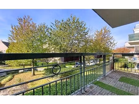 location appartement  81.73 m² t-4 à guyancourt  1 325 €