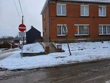 maison de cite 3 facades avec 3 chambres et jardin