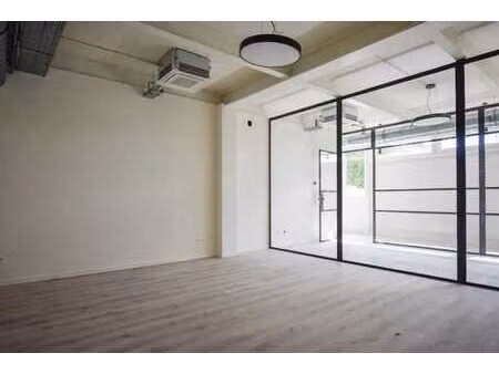 bureau prêt à l'emploi