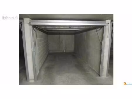 garage fermé en ss grande rue de la croix rousse