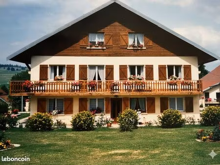 appartement familial lumineux 100 m² avec balcon filant – métabief