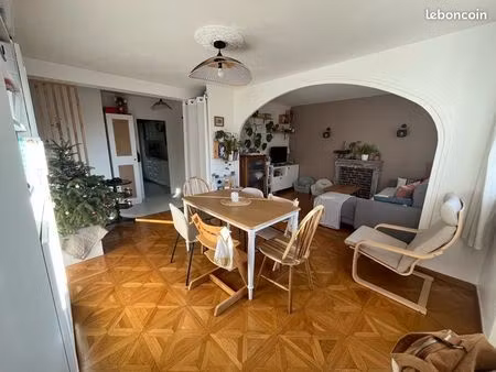 gratte ciel t4 calme et lumineux