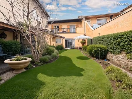 maison de ville 4 pièces 154 m²