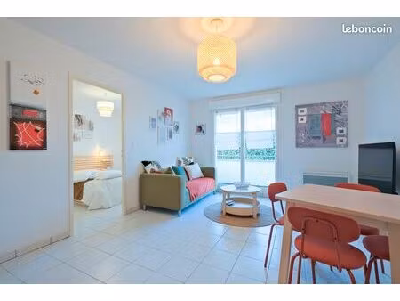 à louer meublé charmant t2 en rez-de-chaussée avec parking marsac-sur-l'isle (24430)