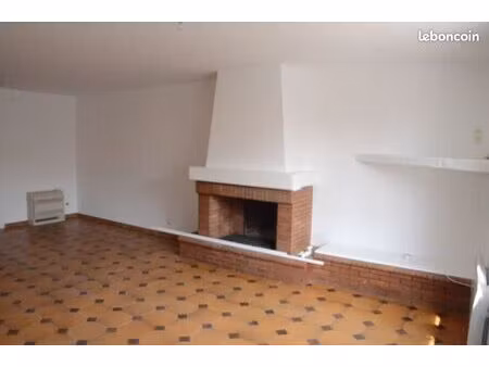 sémalens appartement t4 avec terrasse couverte