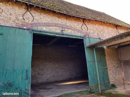 emplacement véhicules  caravanes ou stockage