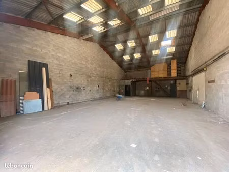 local 219 m² roquefort-la-bédoule