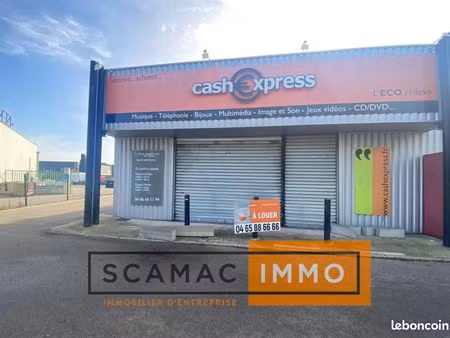 local commercial 401 m²