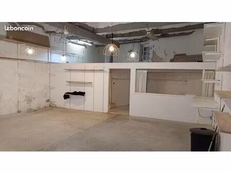 local industriel 80 m²
