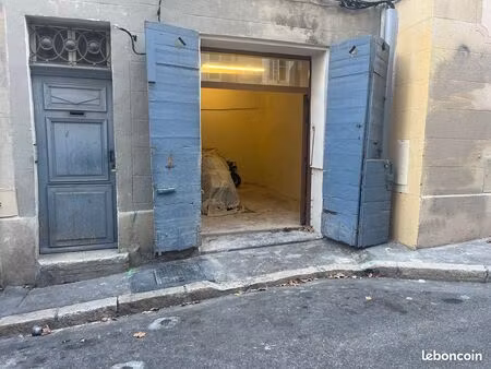 local commercial 28 m² - panier - rue des muettes marseille
