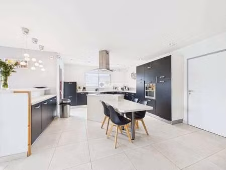 vente maison piscine à penmarch (29760) : à vendre piscine / 240m² penmarch