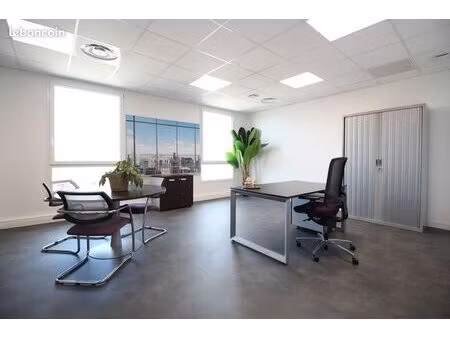 st laurent de mûre : local de 35m² à louer