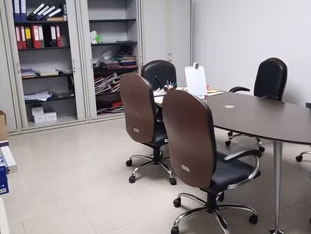 loue bureau individuel de 46m² climatisé