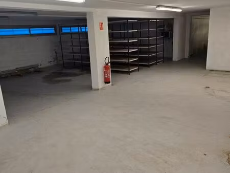 à louer – local de stockage / entrepôt