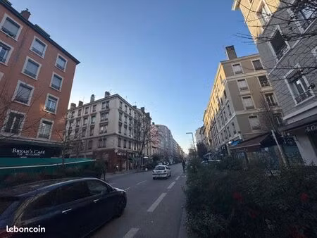 local commercial 73 m²