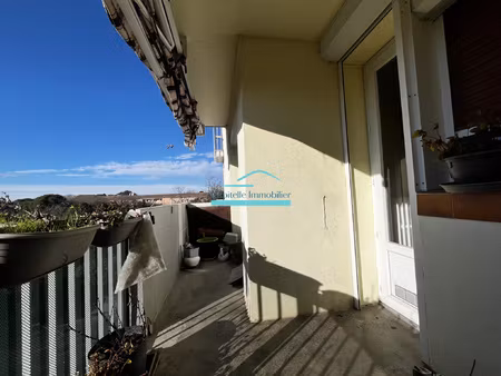 frontignan  appartement t3 avec terrasse au 3ème étage avec