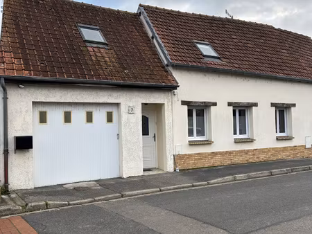 maison d'environ 136 m2 à breilly - en exclusivité