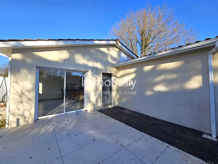 beau t3 de 60 m 2 avec jardin et 2 parkings privés