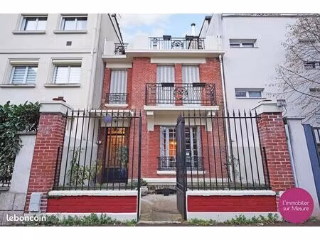 villa 5 pièces 145 m²