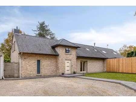 gerenoveerd huis met 4 kamers te koop in waregem