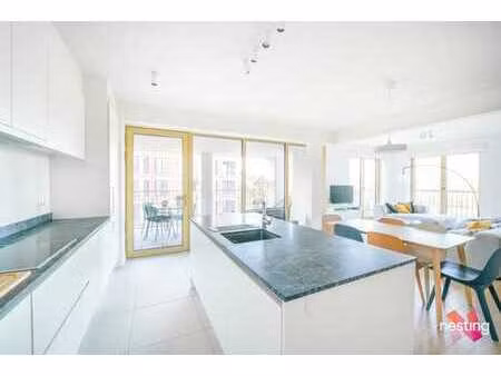 tour & taxi - bel appartement meublé 3 chambres + terrasse