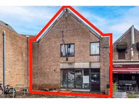 un bâtiment administratif