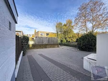 4 bovengrondse autostaanplaatsen te hasselt – veilig  toe...