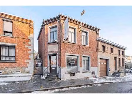 idealement situe commerce avec habitation !