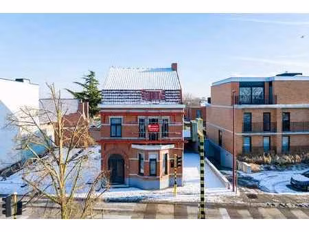 centraal gelegen gezinswoning - te renoveren