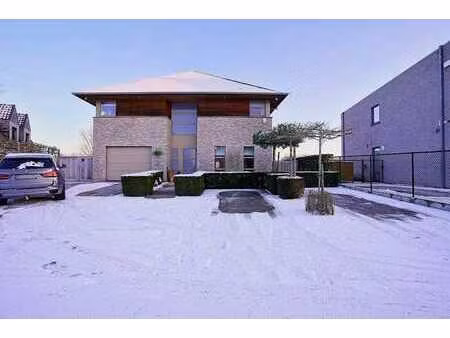 moderne villa met 4 slaapkamers  zwembad en wellness