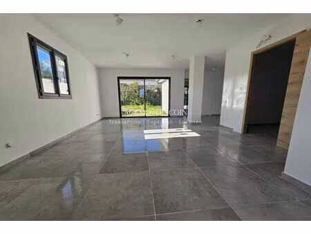vente maison 5 pièces 81 m² roquebrune-sur-argens (83520)