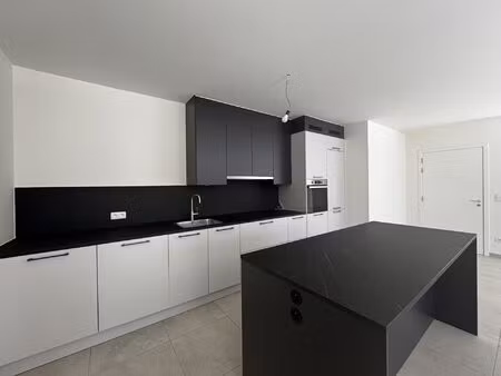 appartement à louer avec terrasse et 2 chambres   laeken (vbd70783)