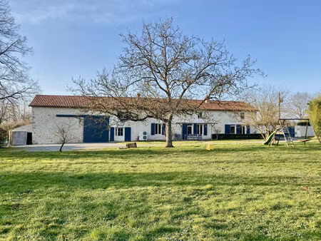 vente maison 5 pièces 254 m² chalandray (86190)