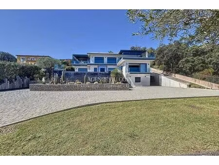 vente maison 6 pièces 280 m² fréjus (83370)