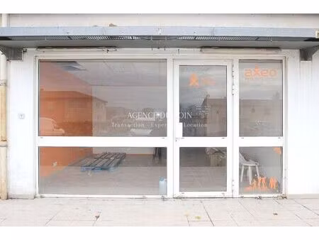 location bureau 48 m² à le muy (83490)